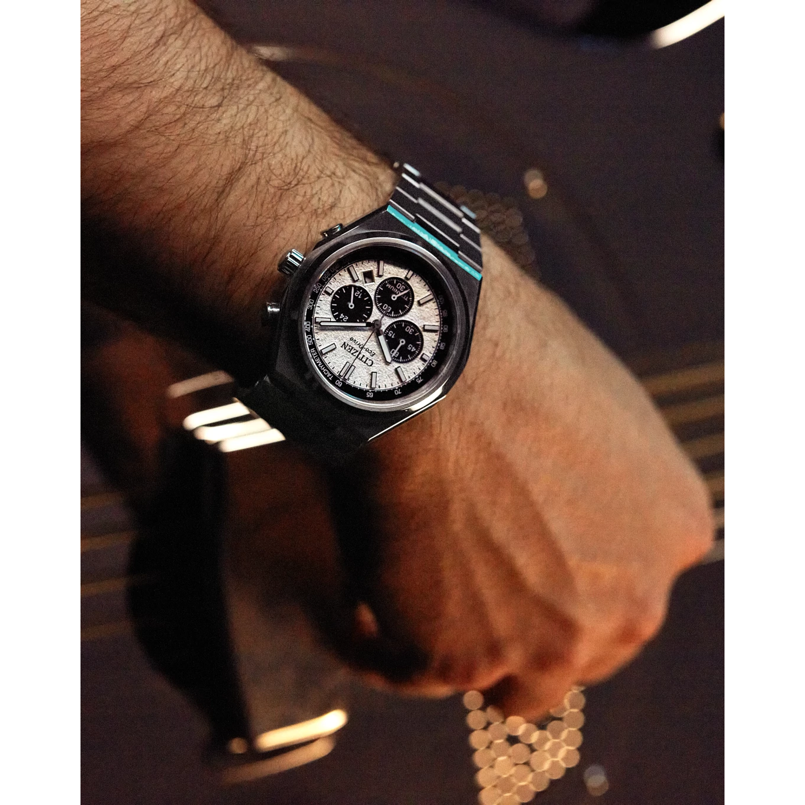 Reloj Citizen Zenshin Chrono color plata Dial plata con caja de 42.5 MM super titanium Eco-Drive CA4610-85A | Elegancia Relojeria